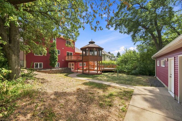3017 Standridge Place, Maplewood, MN 55109