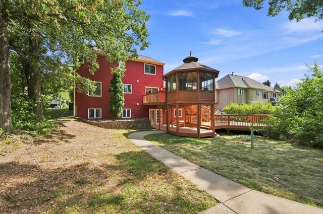 3017 Standridge Place, Maplewood, MN 55109