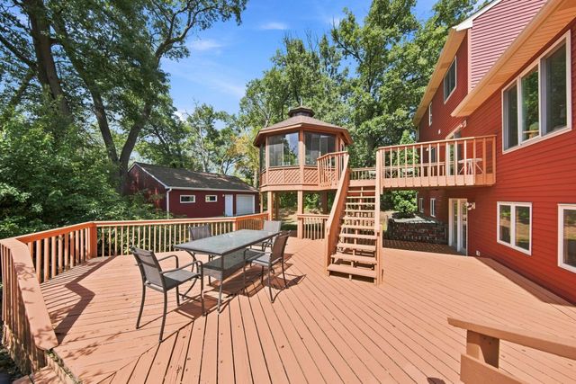 3017 Standridge Place, Maplewood, MN 55109