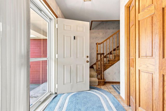 3017 Standridge Place, Maplewood, MN 55109