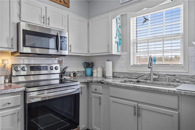 3913 Colony Ridge Court, Jamestown, NC 27282