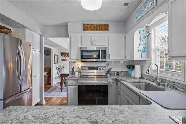 3913 Colony Ridge Court, Jamestown, NC 27282