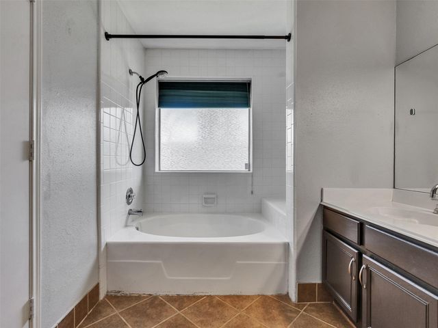 2410 Sherwood Hollow Lane, Houston, TX 77339