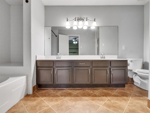 2410 Sherwood Hollow Lane, Houston, TX 77339