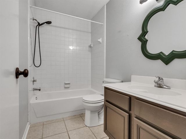 2410 Sherwood Hollow Lane, Houston, TX 77339