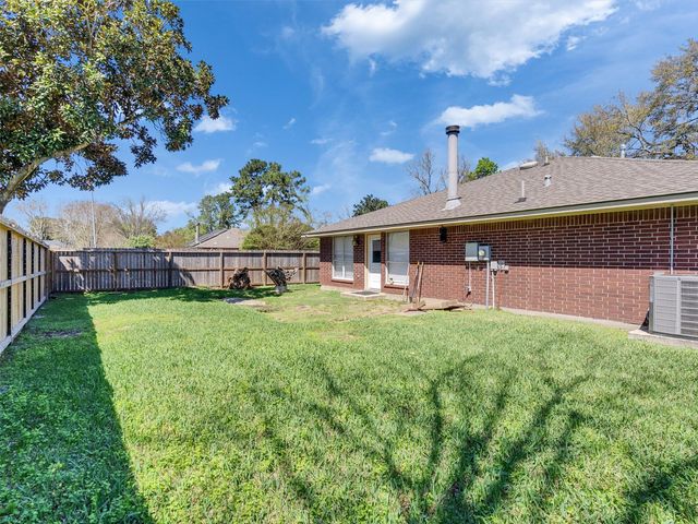 2410 Sherwood Hollow Lane, Houston, TX 77339
