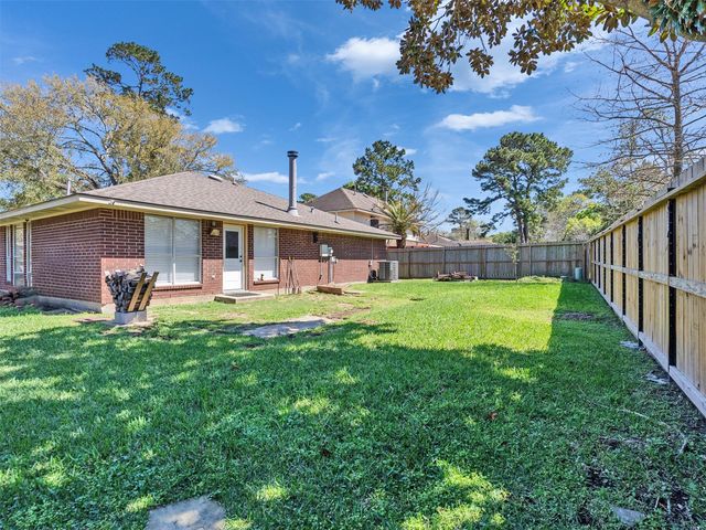 2410 Sherwood Hollow Lane, Houston, TX 77339