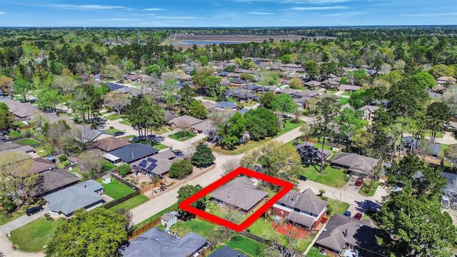 2410 Sherwood Hollow Lane, Houston, TX 77339