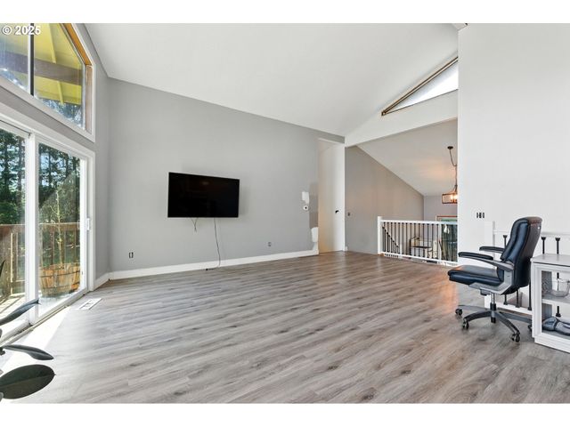 25422 S LAURA Ln, Estacada, OR 97023