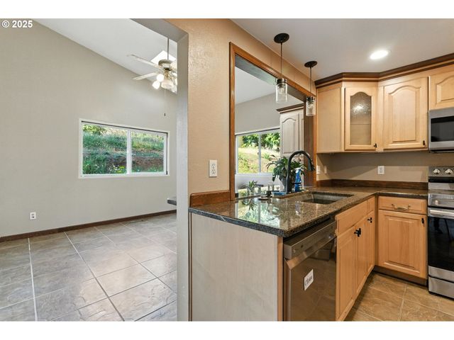 25422 S LAURA Ln, Estacada, OR 97023