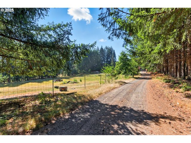 25422 S LAURA Ln, Estacada, OR 97023