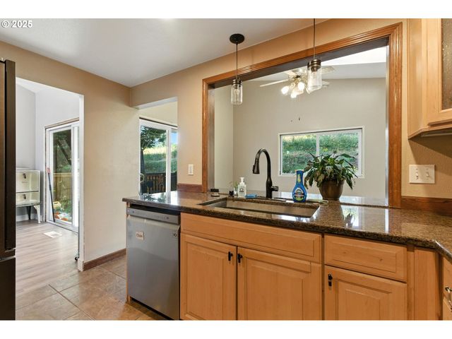 25422 S LAURA Ln, Estacada, OR 97023