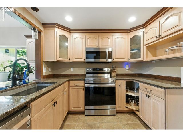 25422 S LAURA Ln, Estacada, OR 97023