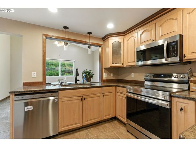 25422 S LAURA Ln, Estacada, OR 97023