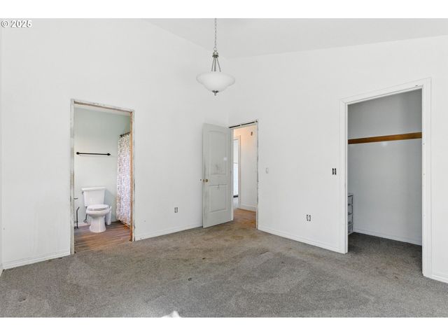 25422 S LAURA Ln, Estacada, OR 97023