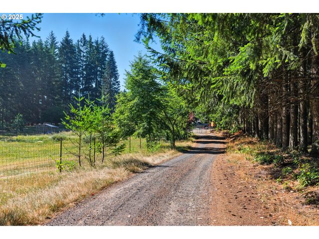 25422 S LAURA Ln, Estacada, OR 97023