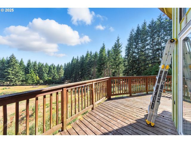 25422 S LAURA Ln, Estacada, OR 97023