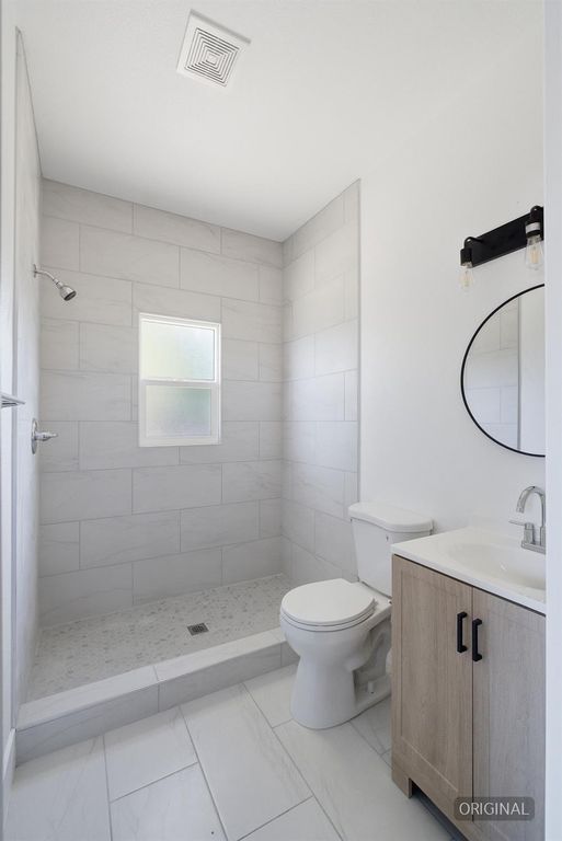 Image 12 of property listing at 3442 E Weldon Avenue, Fresno, CA 93703