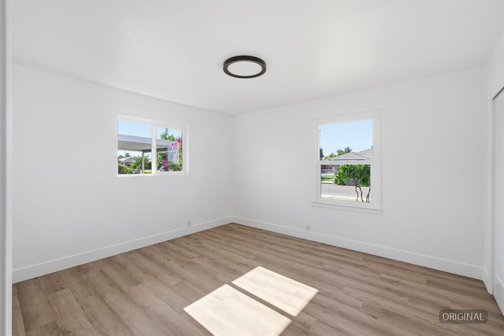 Image 14 of property listing at 3442 E Weldon Avenue, Fresno, CA 93703