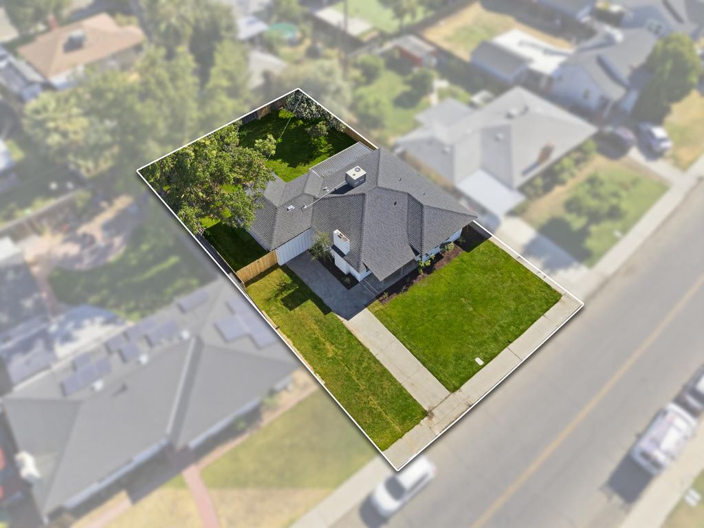 Image 17 of property listing at 3442 E Weldon Avenue, Fresno, CA 93703