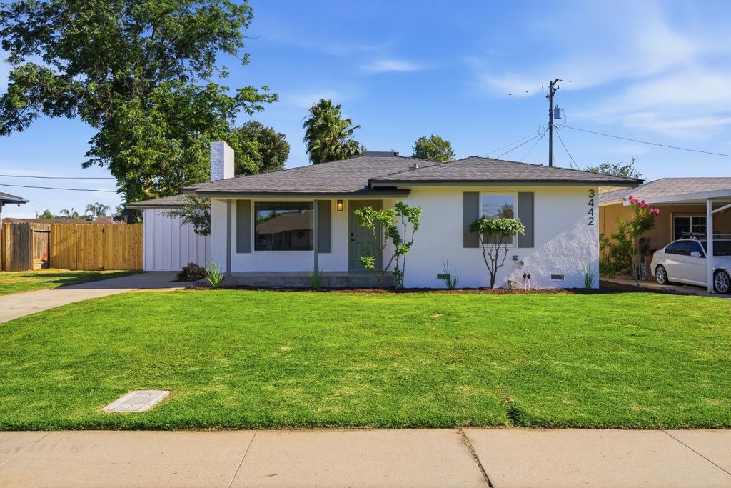 Image 19 of property listing at 3442 E Weldon Avenue, Fresno, CA 93703