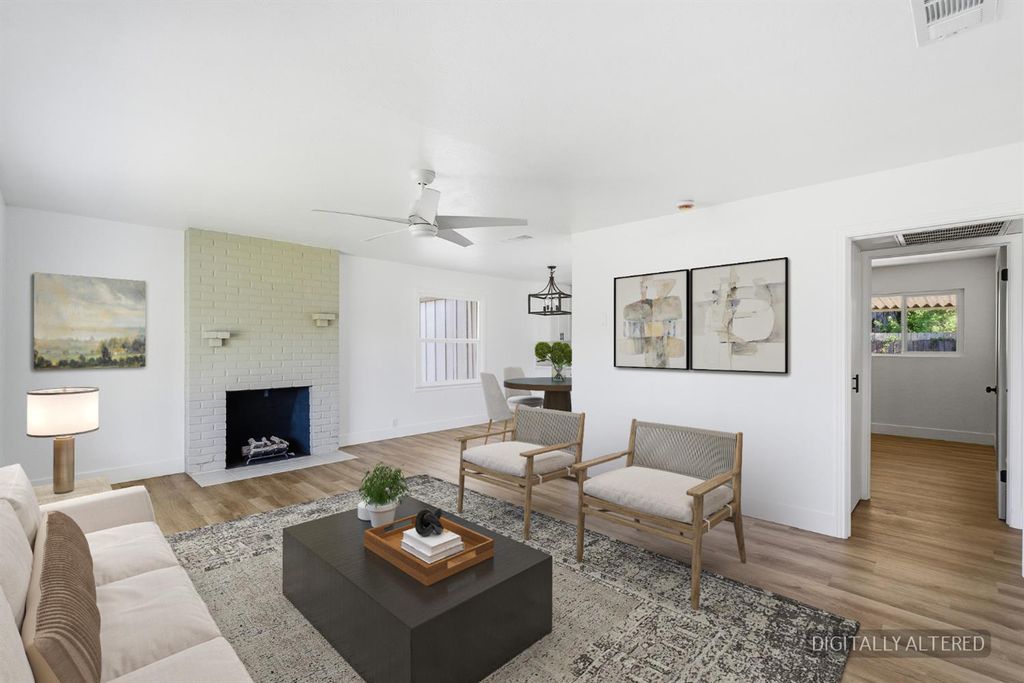 Image 3 of property listing at 3442 E Weldon Avenue, Fresno, CA 93703
