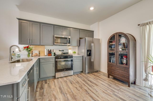 1035 Tomahawk Terrace, Johnson City, TN 37604