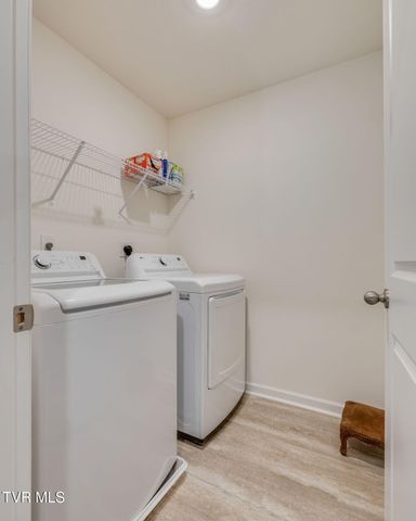 1035 Tomahawk Terrace, Johnson City, TN 37604