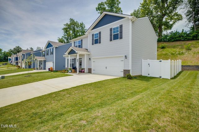1035 Tomahawk Terrace, Johnson City, TN 37604