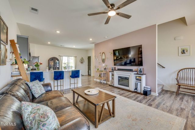 1035 Tomahawk Terrace, Johnson City, TN 37604