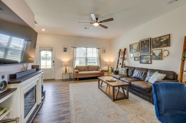 1035 Tomahawk Terrace, Johnson City, TN 37604