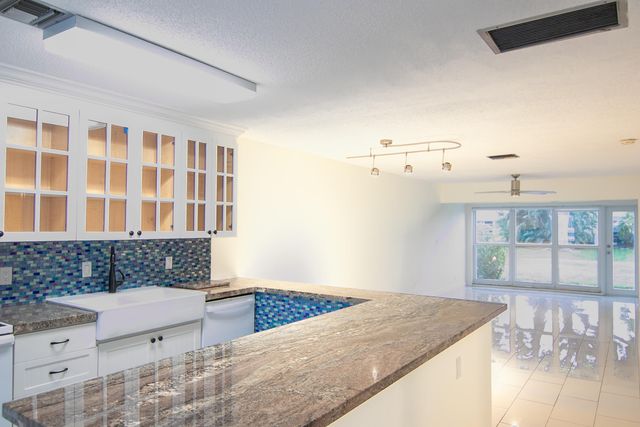 13741 Flora Place B, Delray Beach, FL 33484