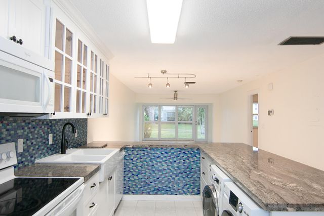 13741 Flora Place B, Delray Beach, FL 33484