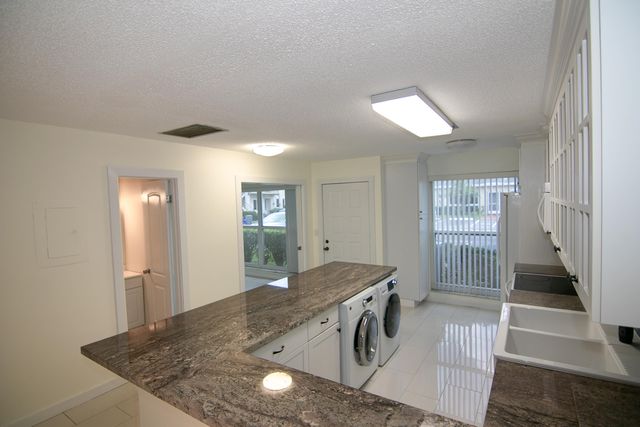 13741 Flora Place B, Delray Beach, FL 33484