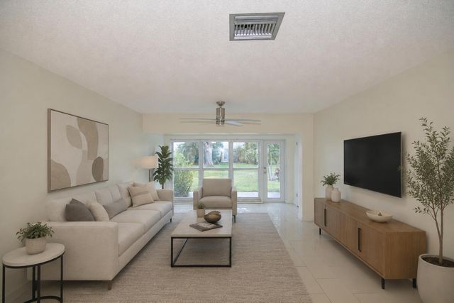 13741 Flora Place B, Delray Beach, FL 33484