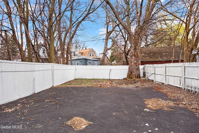 1684 Lake Boulevard, Schenectady, NY 12304