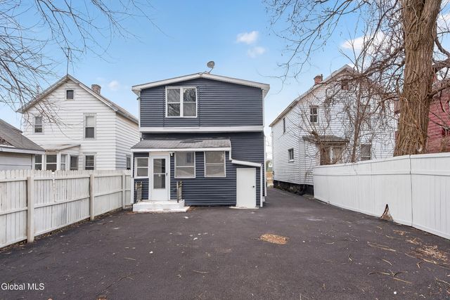 1684 Lake Boulevard, Schenectady, NY 12304