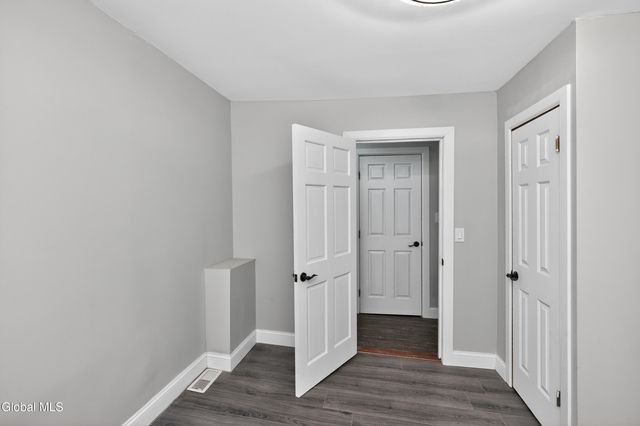1684 Lake Boulevard, Schenectady, NY 12304