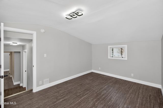 1684 Lake Boulevard, Schenectady, NY 12304