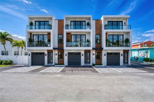318 Walnut Street, Hollywood, FL 33019
