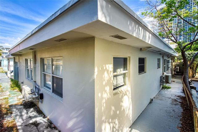 318 Walnut Street, Hollywood, FL 33019