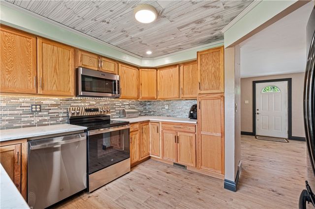 904 Sunnyside Drive, West Mifflin, PA 15122