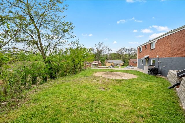 904 Sunnyside Drive, West Mifflin, PA 15122