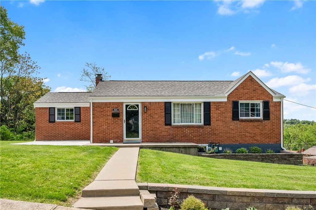 904 Sunnyside Drive, West Mifflin, PA 15122