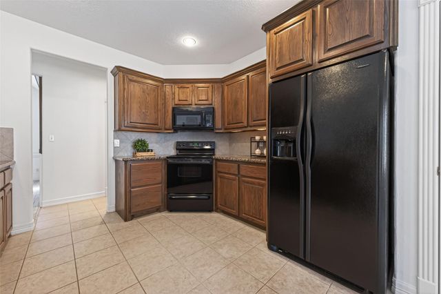 5030 Highland Pass, Montgomery, TX 77316