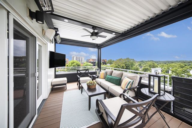 121 W Kingsley 502, Ann Arbor, MI 48103