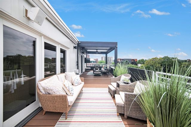 121 W Kingsley 502, Ann Arbor, MI 48103