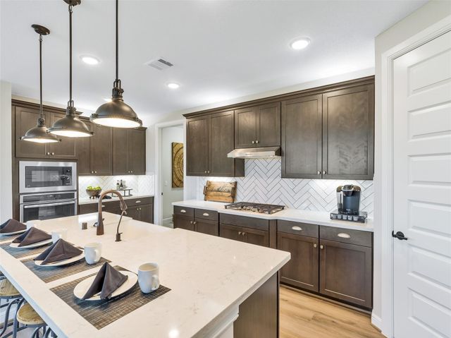 11 Shumard Oak Drive, The Woodlands, TX 77375