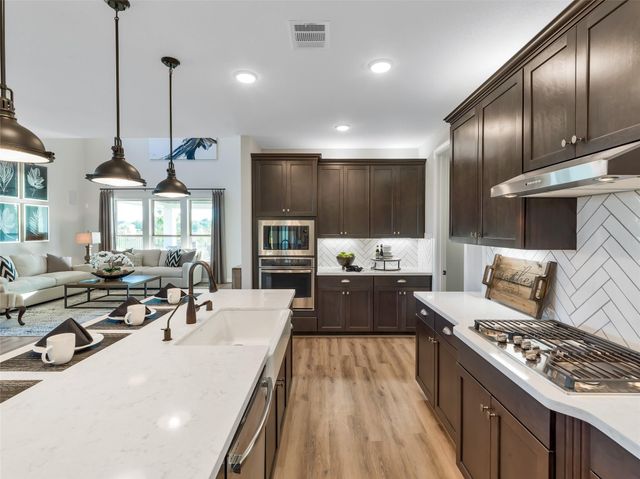 11 Shumard Oak Drive, The Woodlands, TX 77375