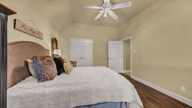 2102 Clear Creek Drive, Weatherford, TX 76087